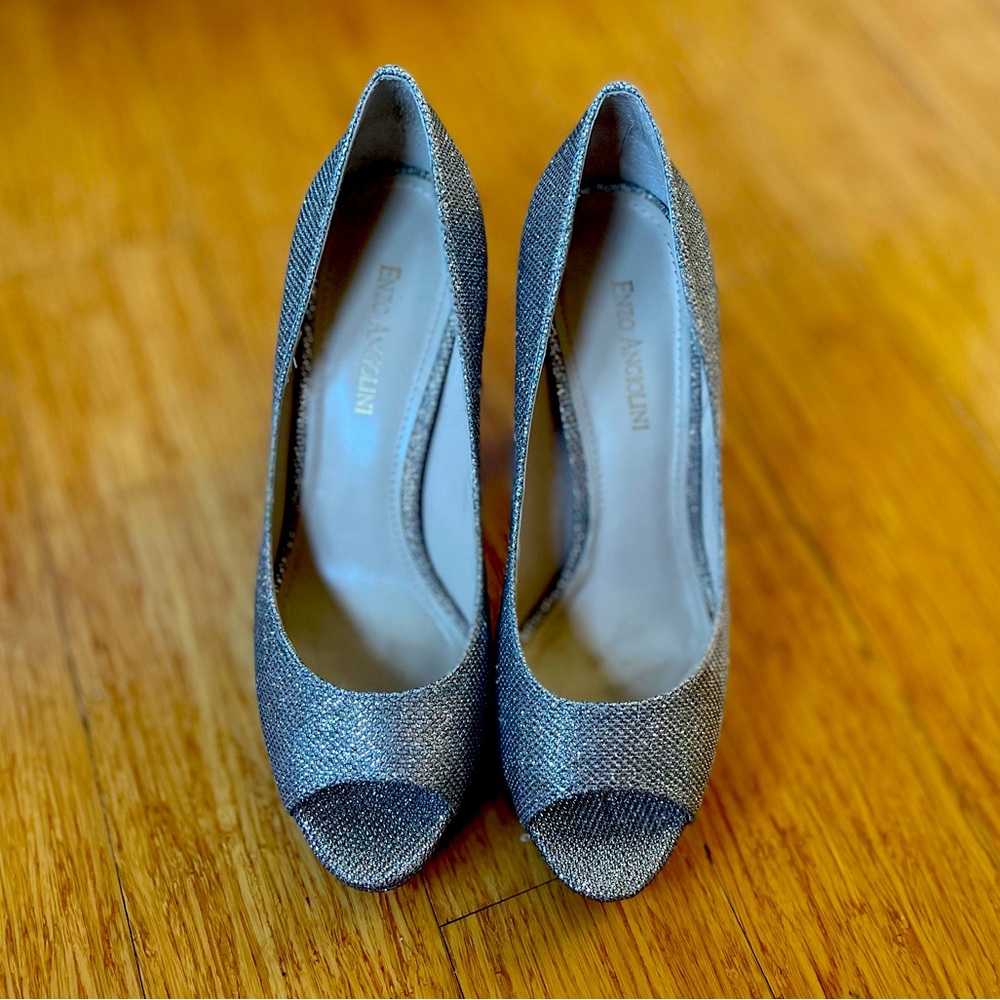 Beautiful Sparkly Silver Special Occassion Heels